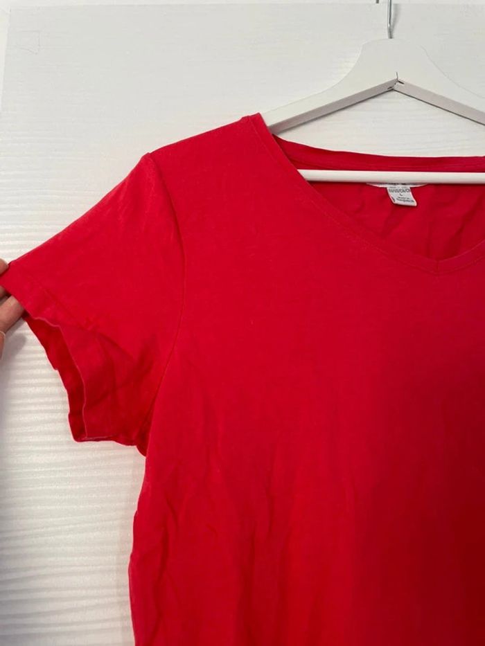 Haut t-shirt rouge simple uni basique décolleté col V manches courtes - photo numéro 2