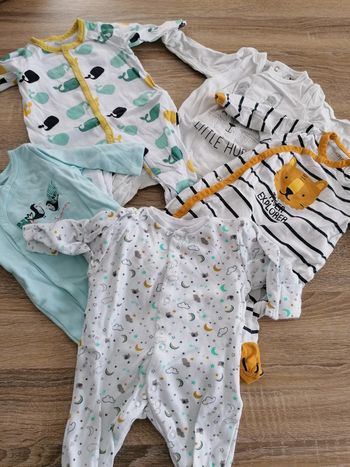 lot x5 pyjama leger 1 mois