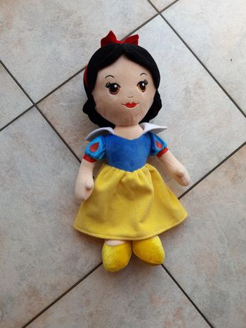 Peluche blanche neige