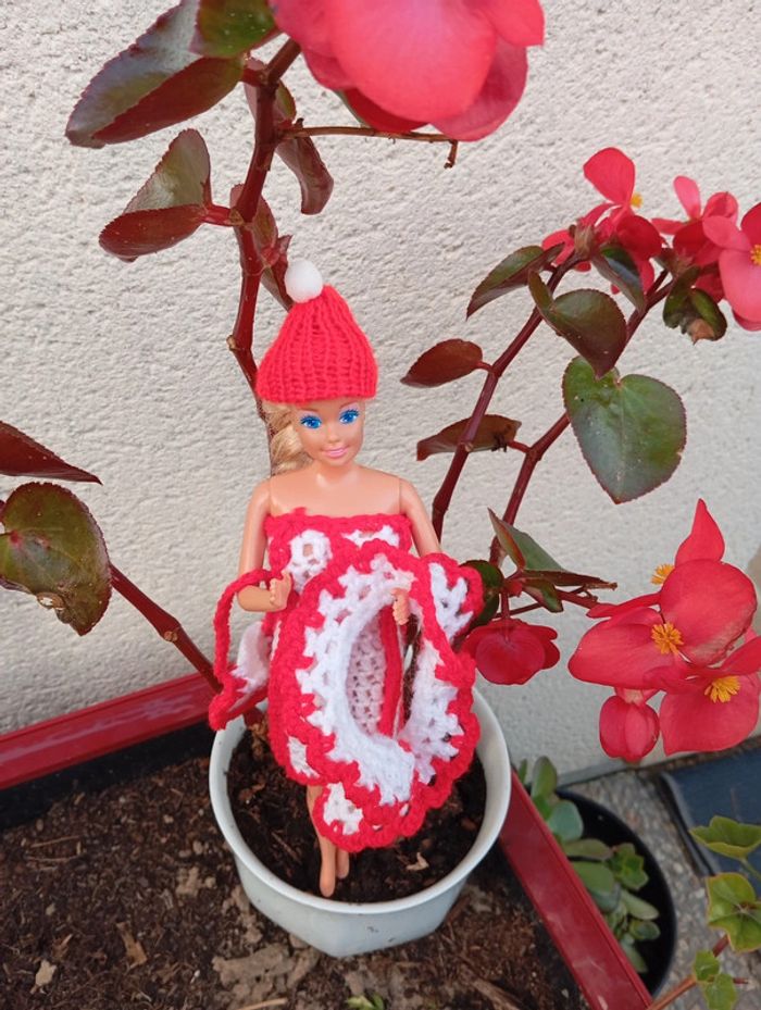 Vêtements pour barbie noël 3 € - photo numéro 3