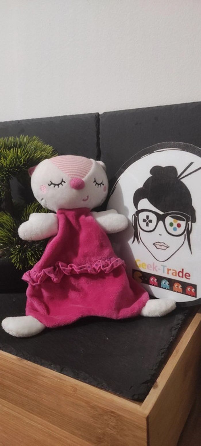 chat orchestra doudou rose blanc rayé rayure pois rond yeux fermés endormis premaman