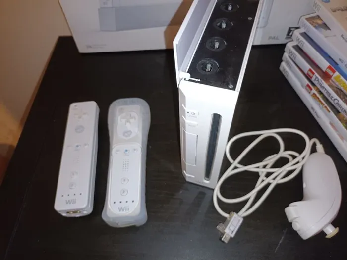 Nintendo Wii - photo numéro 2