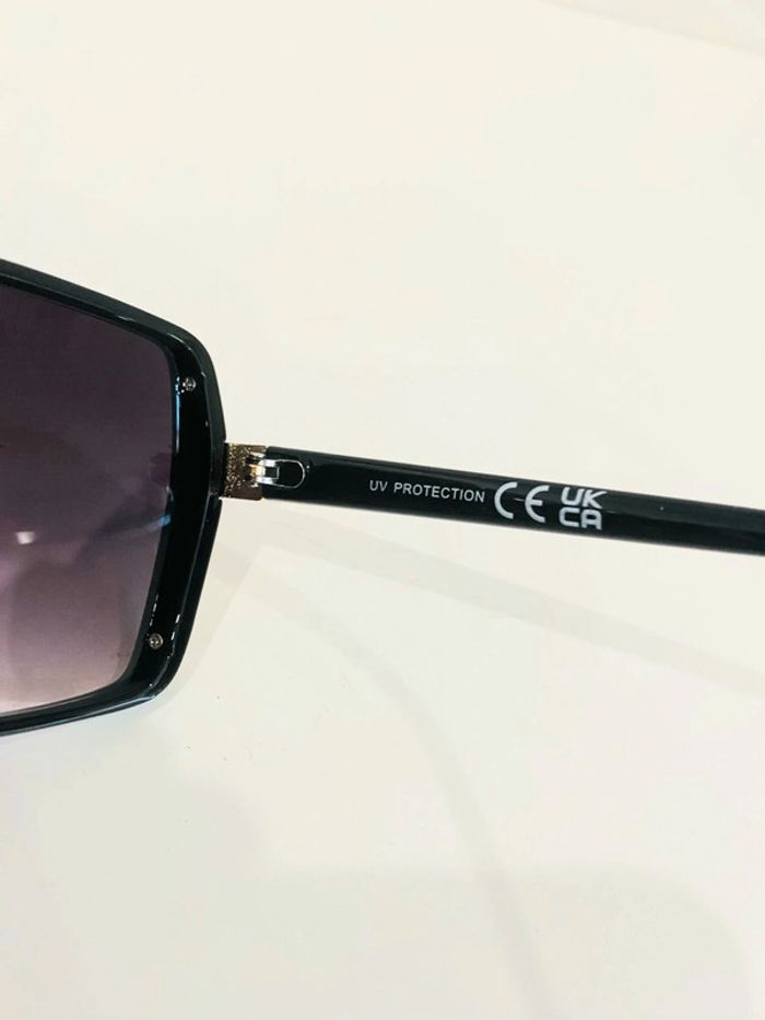 Lunette de soleil femme hexagonale noire et dorée verres dégradés UV protection catégorie 3 - photo numéro 6