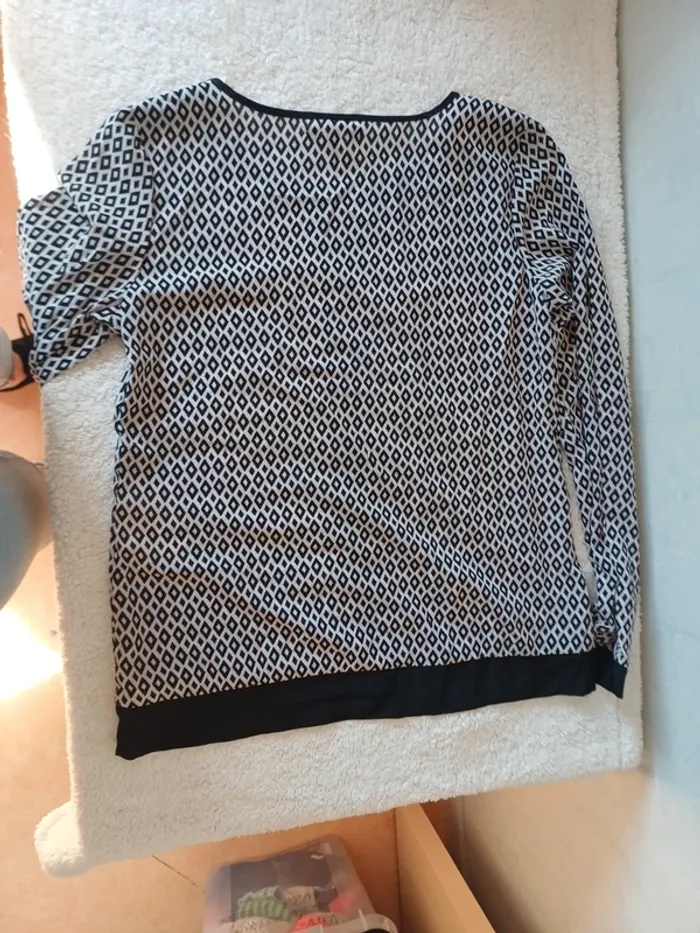 Blouse noire et blanche imprimé losange - photo numéro 7