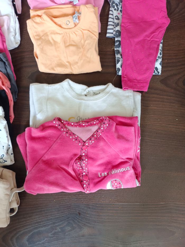 Lot1 vêtements fille 6 mois - photo numéro 3