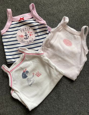 Lot 3 bodies bretelles Petit Bateau 3m