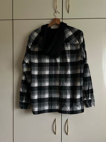 Veste à capuche a carreaux