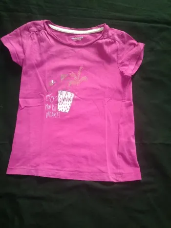 Tee shirt Fille Manches courtes 6 ans