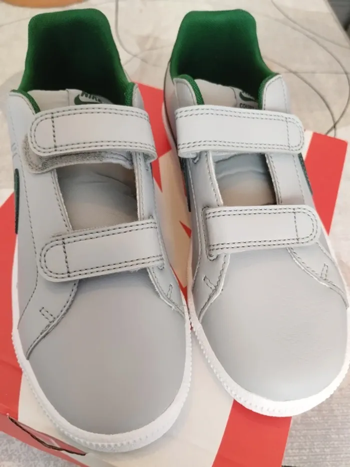 Baskets Nike neuves - photo numéro 3