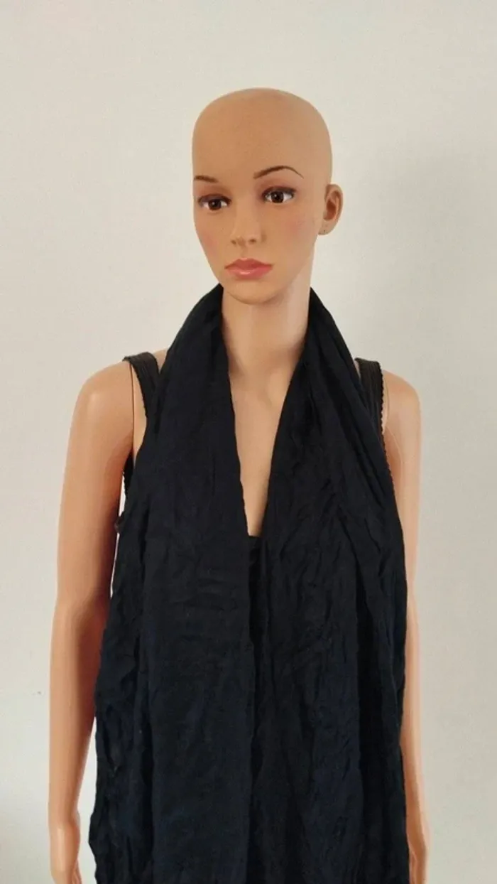 Grande et belle écharpe noire avec motifs 200 x 70 cm - photo numéro 8