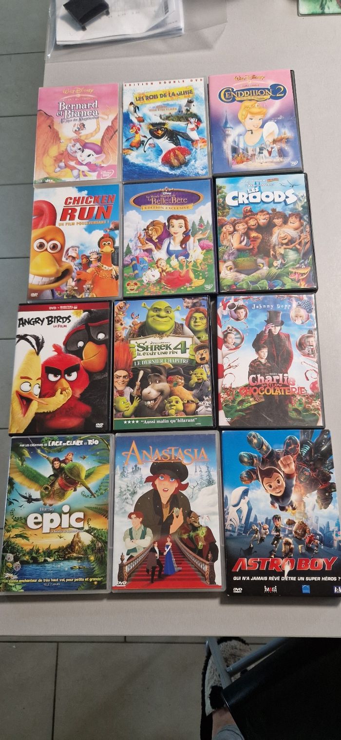 Lots de 12 dvd
