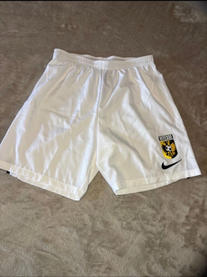 Short Nike taille L