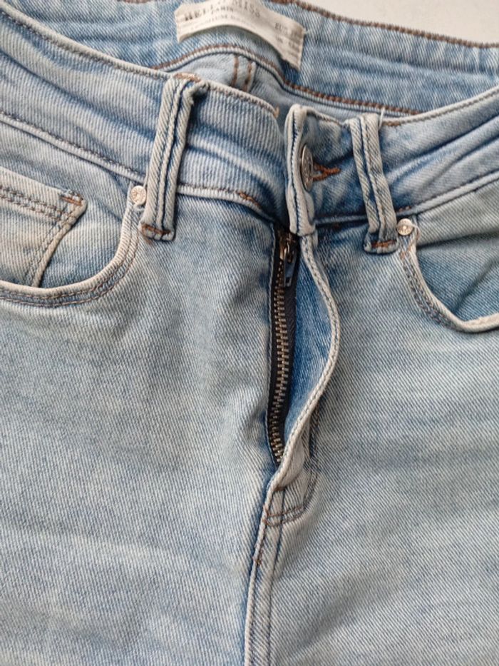 Jean skinny effet déchiré - photo numéro 4