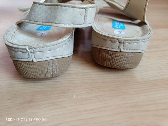 Nu-pieds beige cuir daim "Damart" Piedical p.37 - photo numéro 6