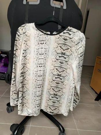 Blouse Zara imprimé croco taille M