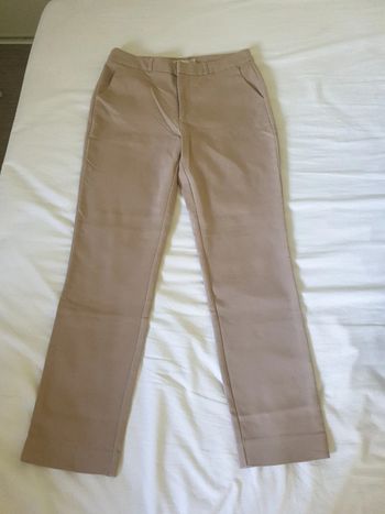 Pantalon femme beige marque stradivarius taille 36