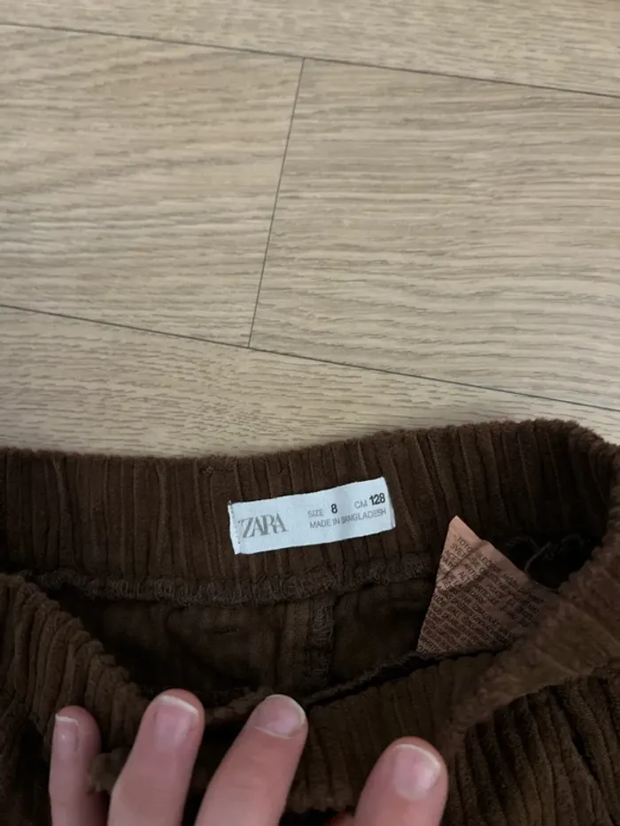 Ensemble en velours côtelé Zara 8 ans tres bonne etat - photo numéro 4
