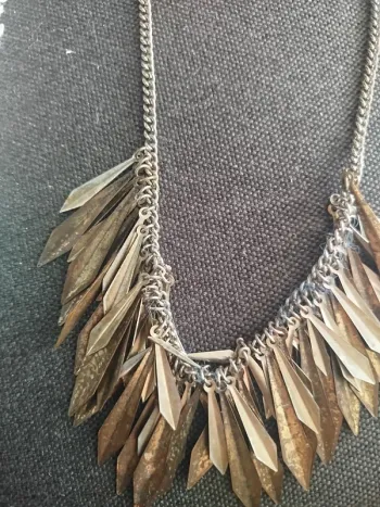 Collier feuilles