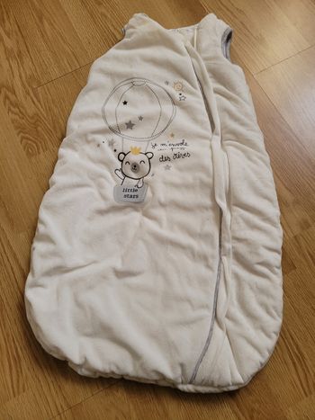 Gigoteuse 0-6mois pat &ripatonLot d'ensemble marque #sergentmajorfille #sergentmajor 

-1 ensemble 1 mois salopette rose pâle et body (⚠️ le body présente quelques taches légères voir photo)

- 1 ensemble taille 3mois qui peut faire plusieurs tenues (comp