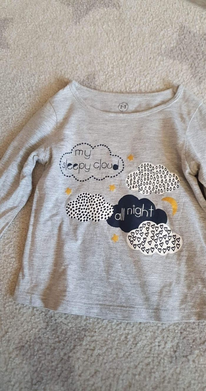T-shirt fille 3 ans très bon état
