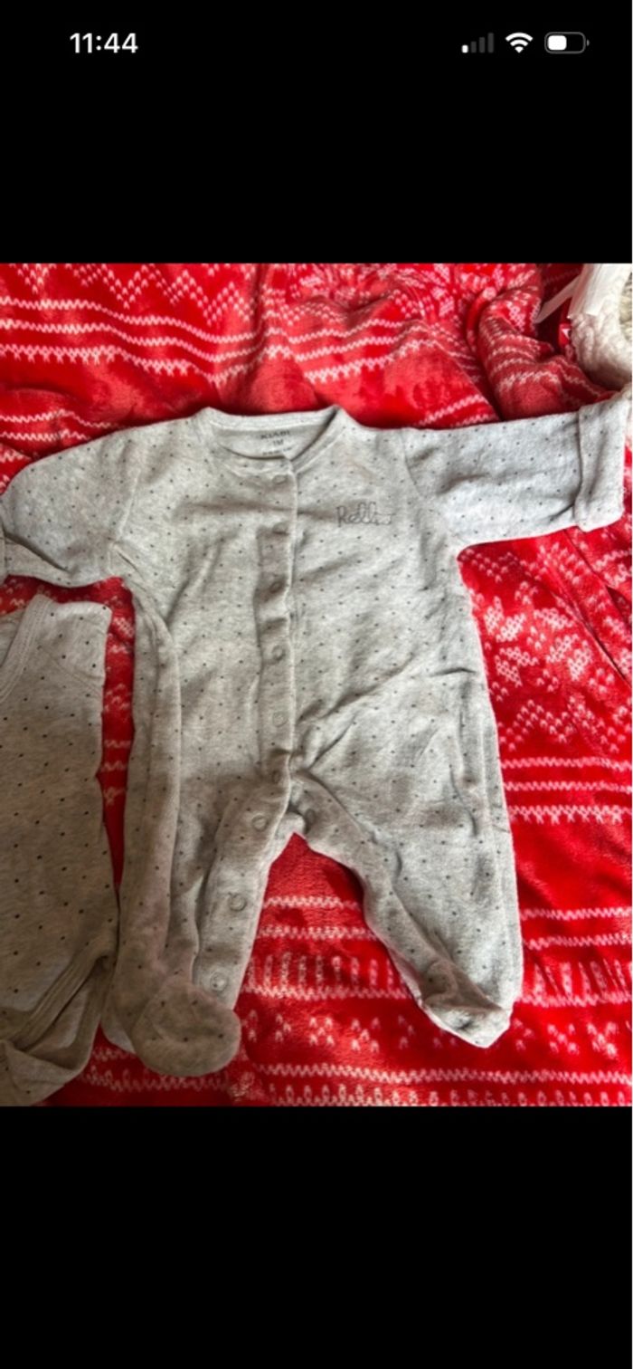 Pyjama + bodies taille 1 mois - photo numéro 3