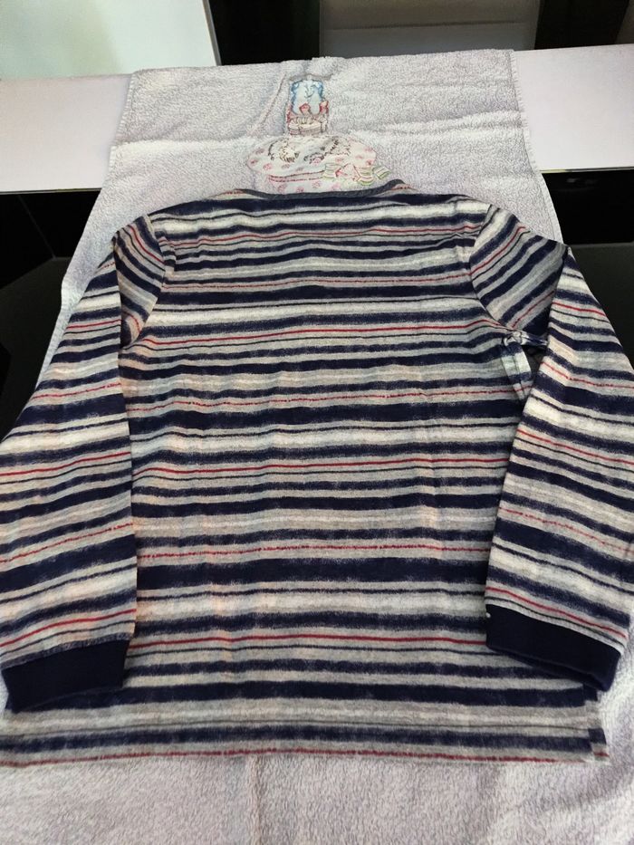 Tee shirt manches longues. DISNEY. Taille 10 ans - photo numéro 2