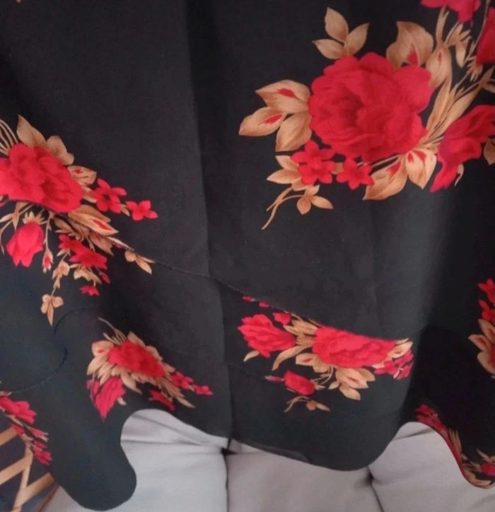 Robe fleurie taille 44 - photo numéro 2