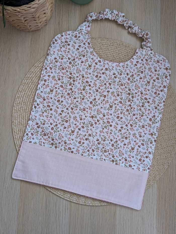 Serviette de cantine fleurie rose - photo numéro 2