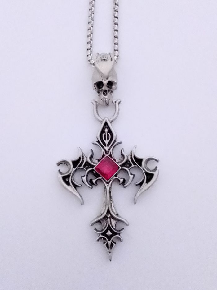 Chaîne + pendentif gothique - photo numéro 3