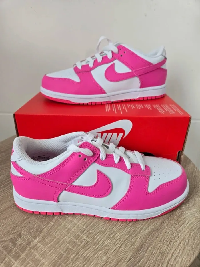 Nike dunk low Taille 34 neuf blanc rose fuchsia - photo numéro 2