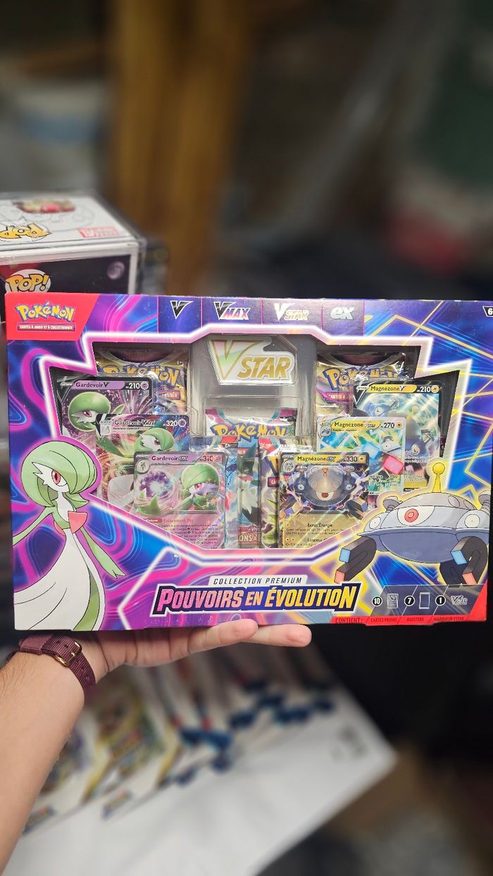 Coffret Pokémon Premium VSTAR – Pouvoirs en Évolution – NEUF SCELLÉ
- photo numéro 1