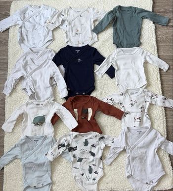 Vêtement body taille 1 mois 