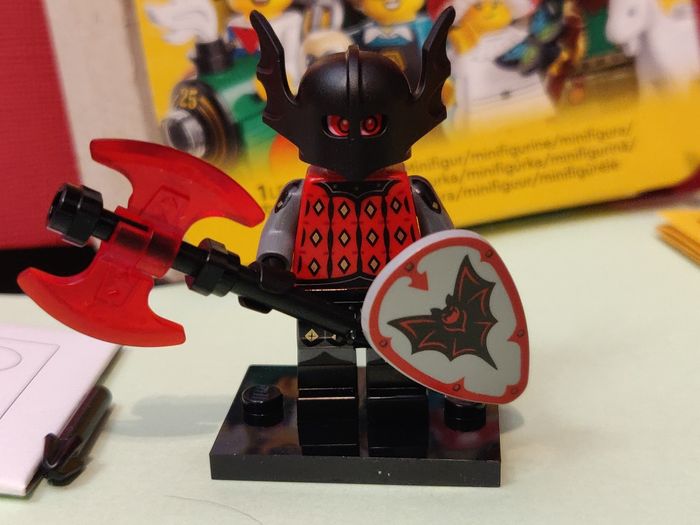 Minifig Lego chevalier vampire et accessoires - Parfait État - avec boîte - Lego Original