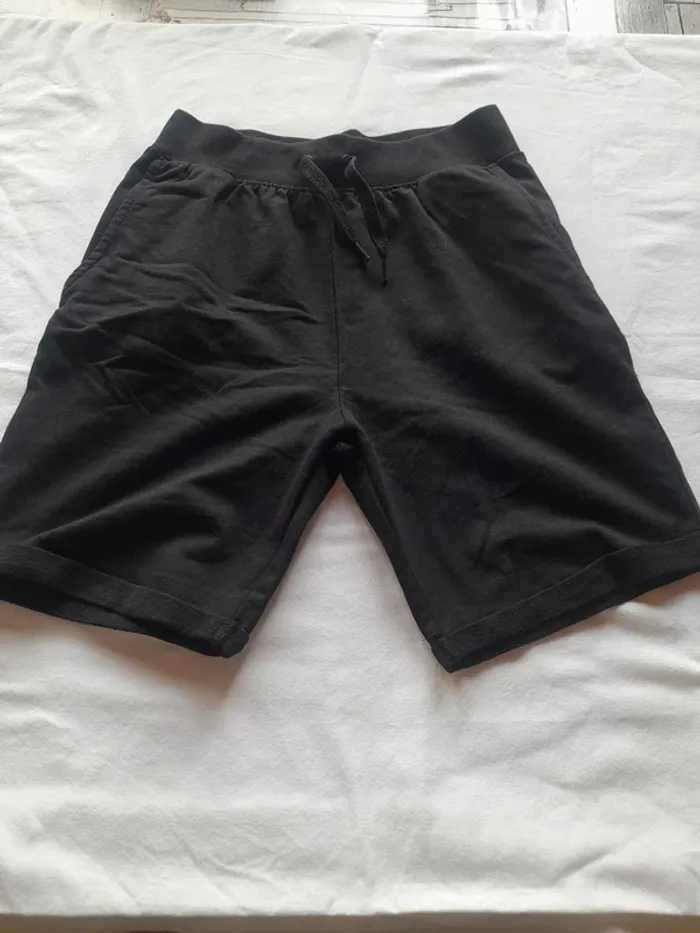 Short noir 12 ans