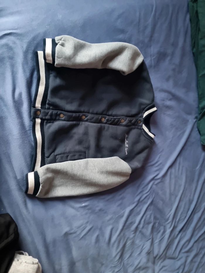 Lot pull et veste - photo numéro 2