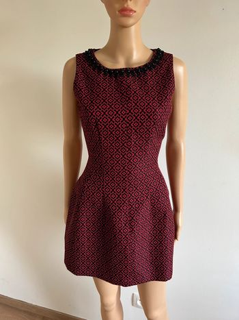 Robe rouge et noire sans manches Morgan taille 38 jamais portée (taille petit)