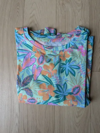 🌺 T-shirt fleuri Primark – 9/10 ans
