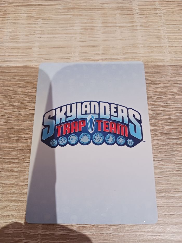 Figurine Skylanders Trap Team Tuff Luck - photo numéro 9