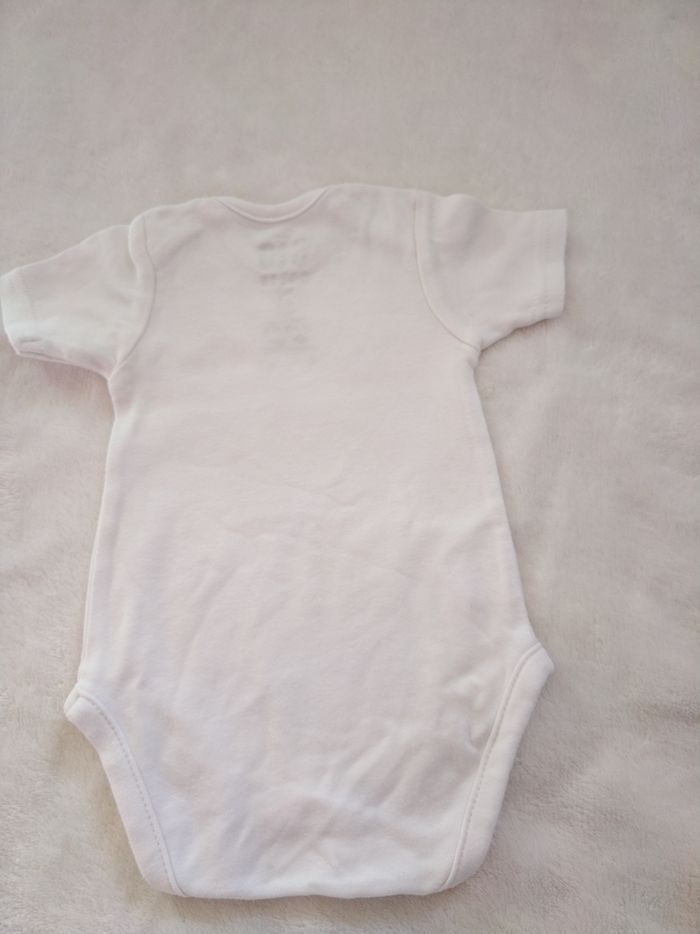 Body 1 mois - photo numéro 3