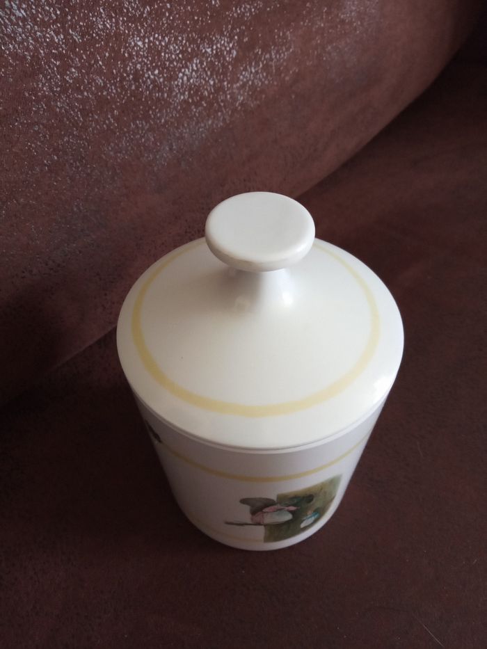 Vaisselle en plastique pour enfants (Gobelet avec son couvercle) - photo numéro 2