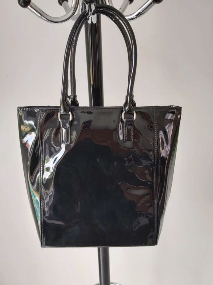 Sac a main noir verni