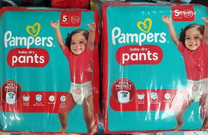 2 paquets de couches Culottes pampers taille 5, 74 Culottes.