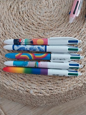 Lots de 5 Stylos Bic  4 couleurs éditions limitées  neuf