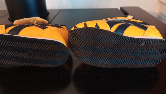 Basket taille 20 neuves - photo numéro 8