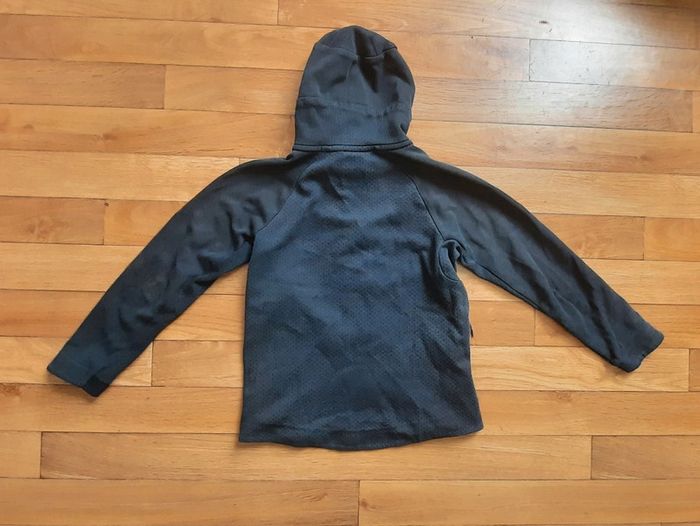 Veste Nike 12/13 ans très abîmée - photo numéro 5