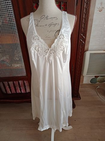 Déshabillé ou combinaison