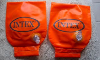 Brassards piscine Intex