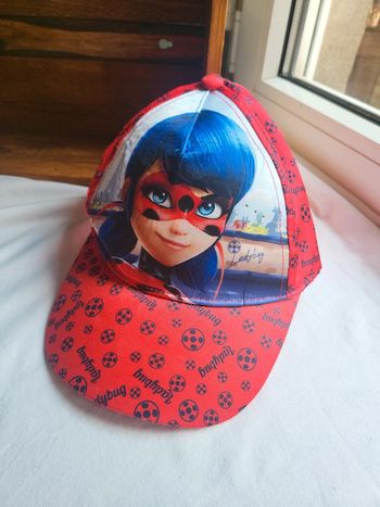 Casquette ladybug satinée 54 cm