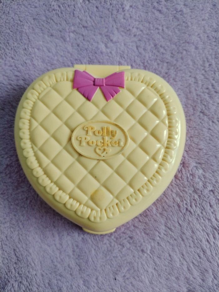 Polly Pocket vintage 1994 crèche boîte cœur jaune ruban rose - photo numéro 17
