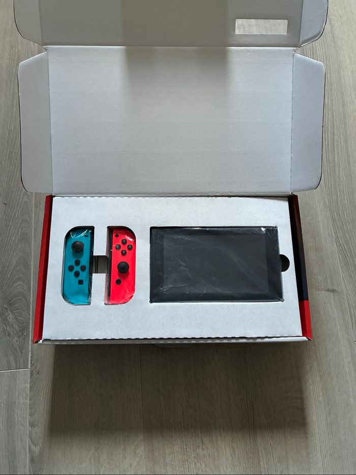Nintendo switch console complete - photo numéro 7